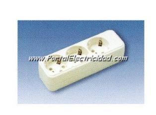 BASE 3 ENCHUFES SCHUKO SUPERFICIE BASE 3 ENCHUFES SCHUKO SUPERFICIE